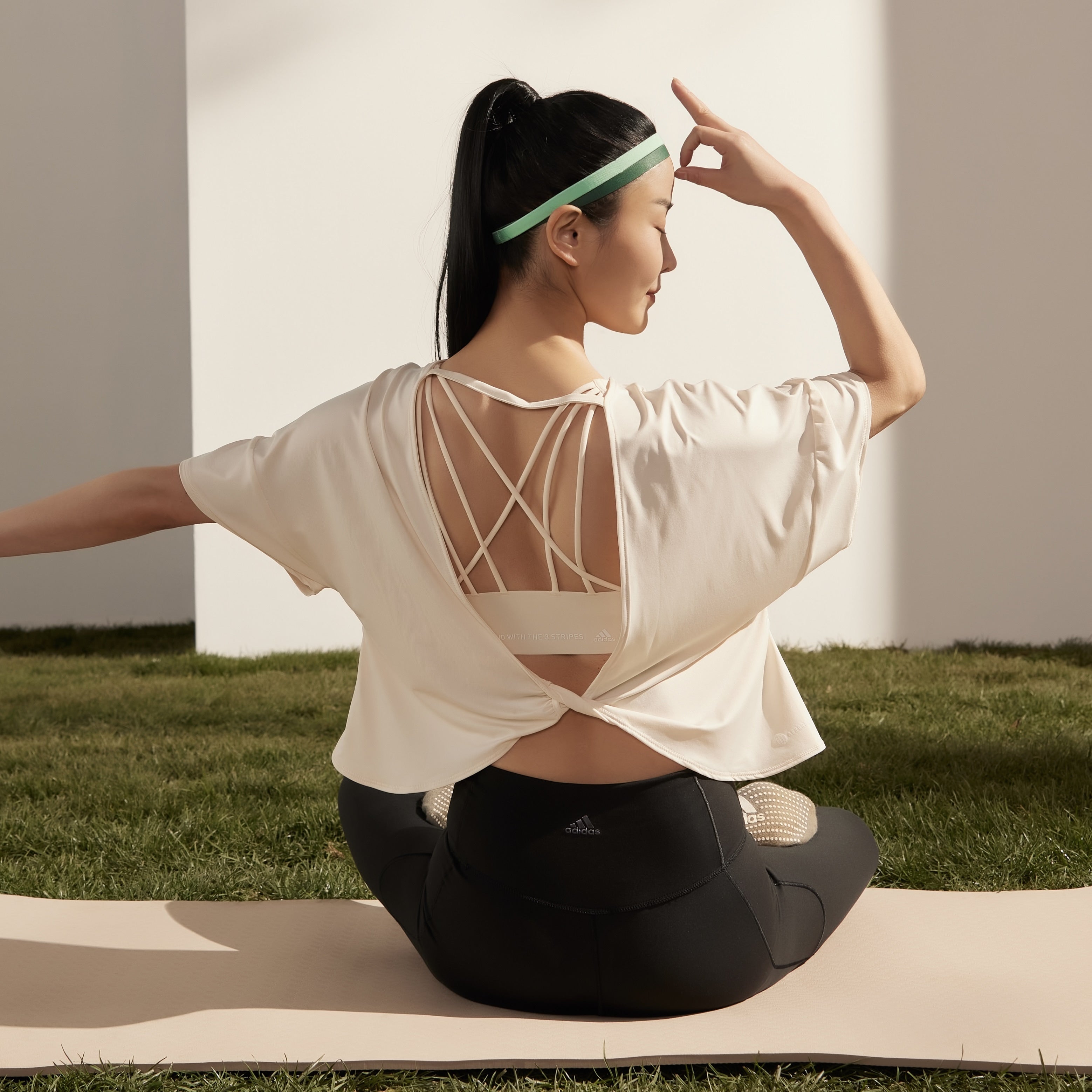 adidas Womens Studio Backless Tee - Beige