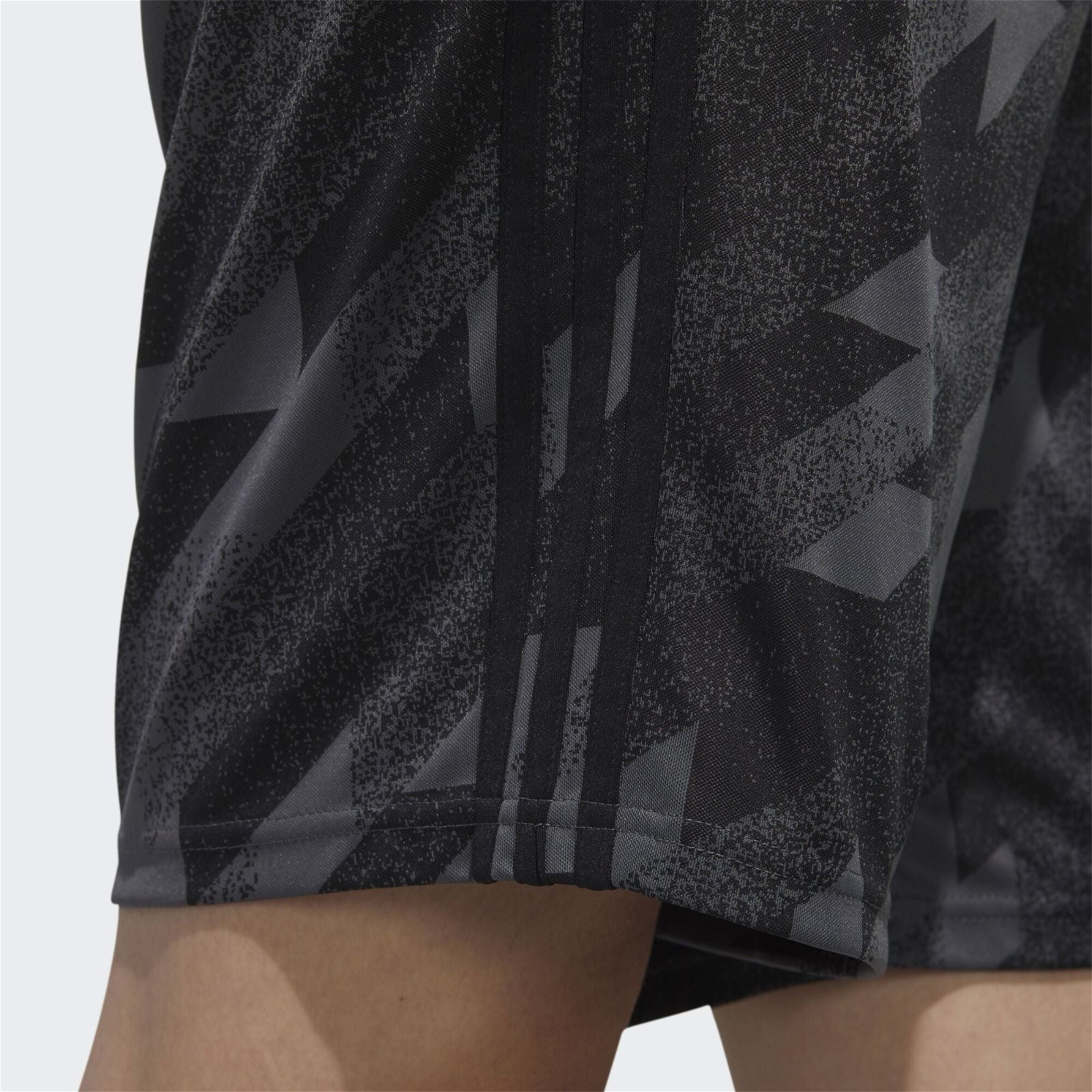 adidas Culture Pack Shorts Camo - Black - ViaductClothing - -