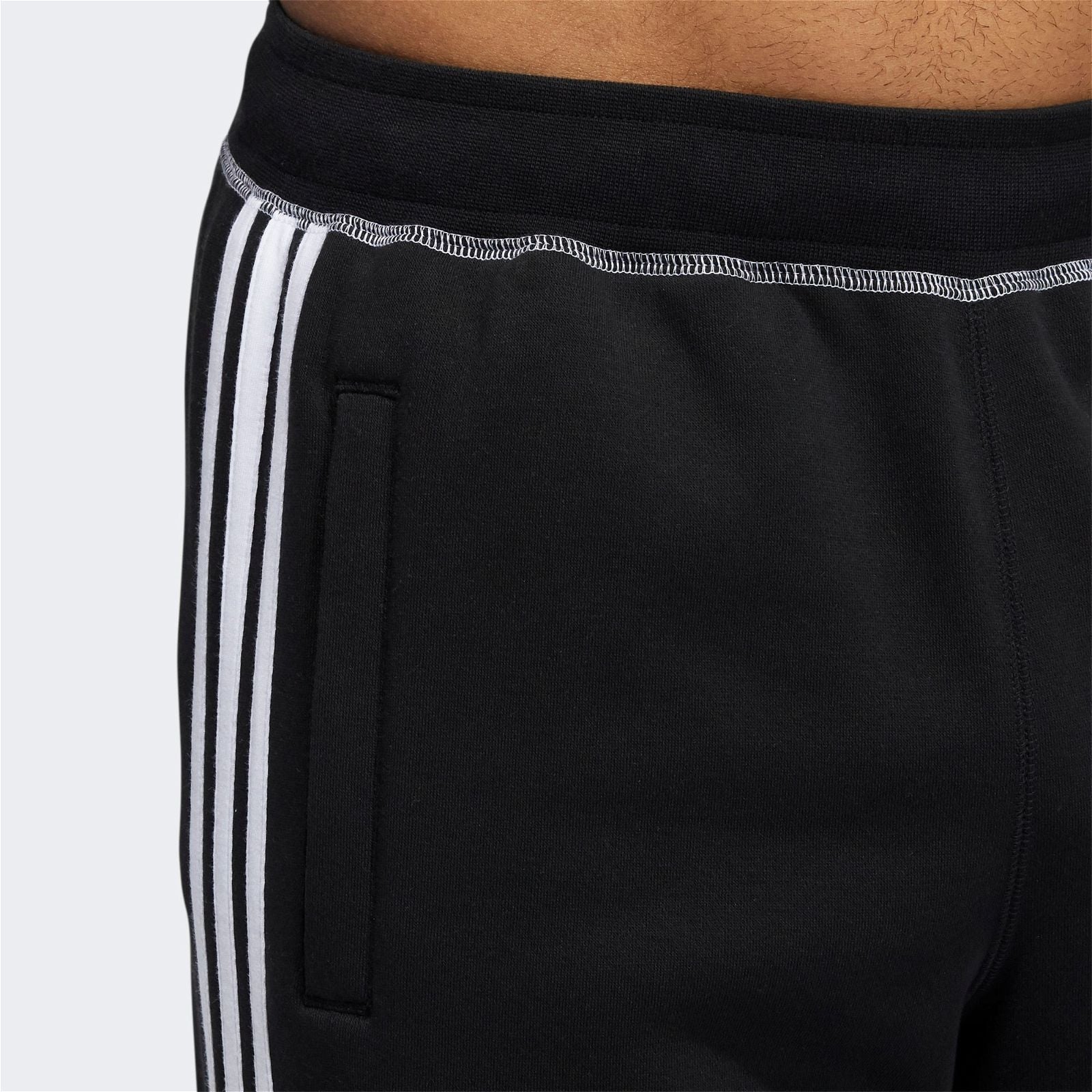 adidas Originals Contrast Stitch Sweatpant - Black - ViaductClothing - -