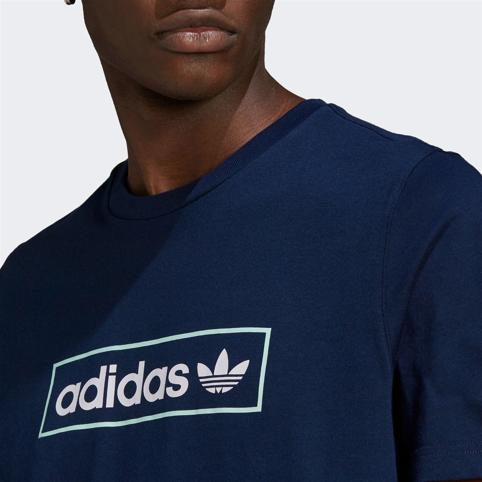 adidas Originals Linear Logo T-Shirt - Collegiate Navy - ViaductClothing - -