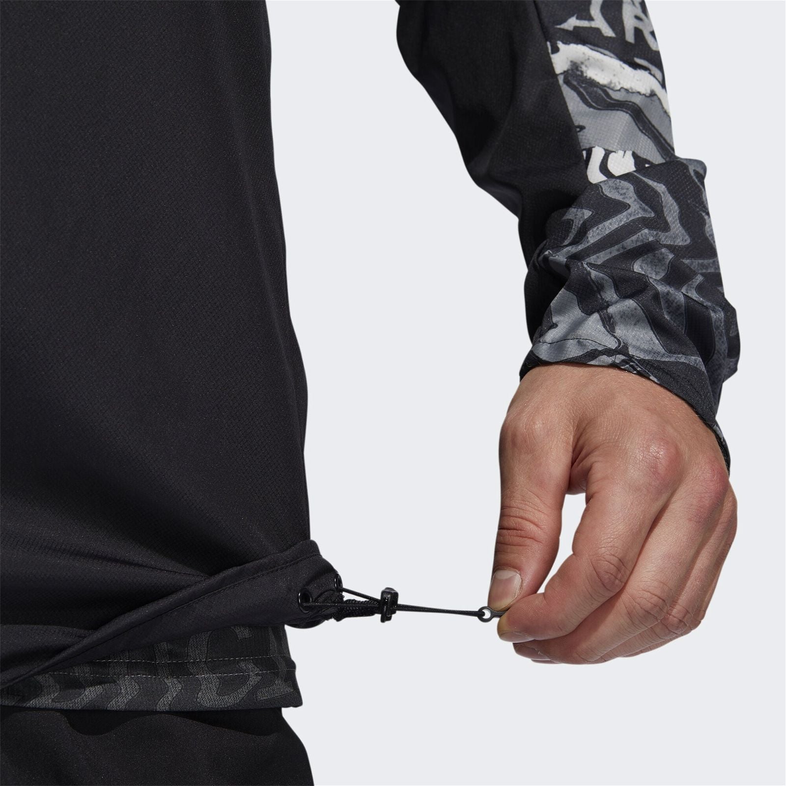 adidas Own The Run Graphic Jacket - Black - ViaductClothing - -