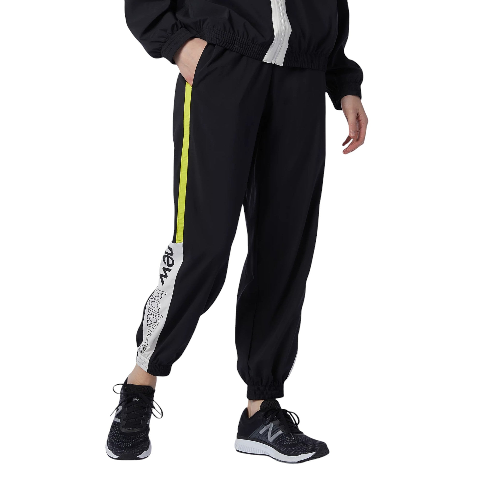New Balance Womens Relentless Woven Joggers - Black