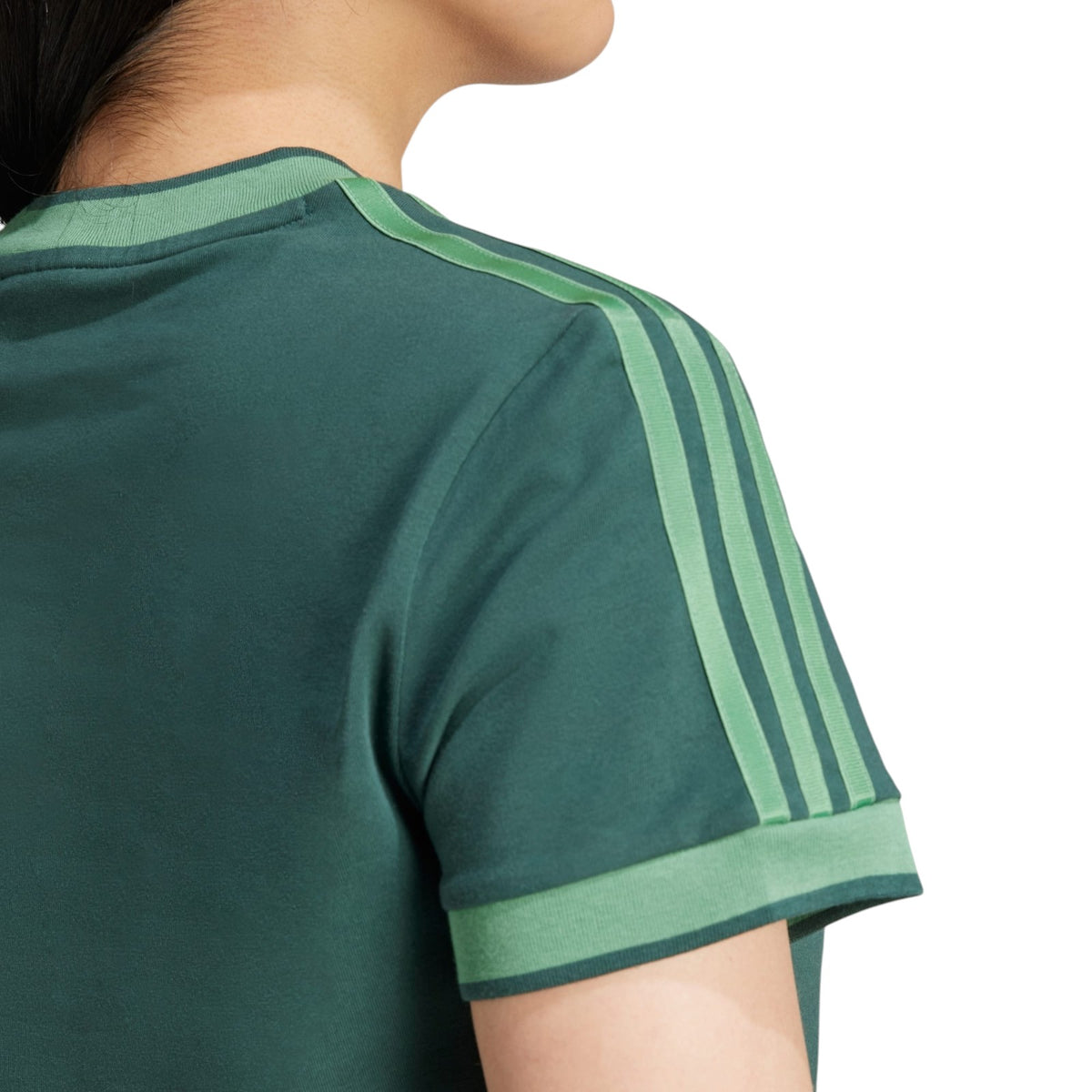 adidas Originals Graphic Badge Slim 3-Stripes Tee - Green