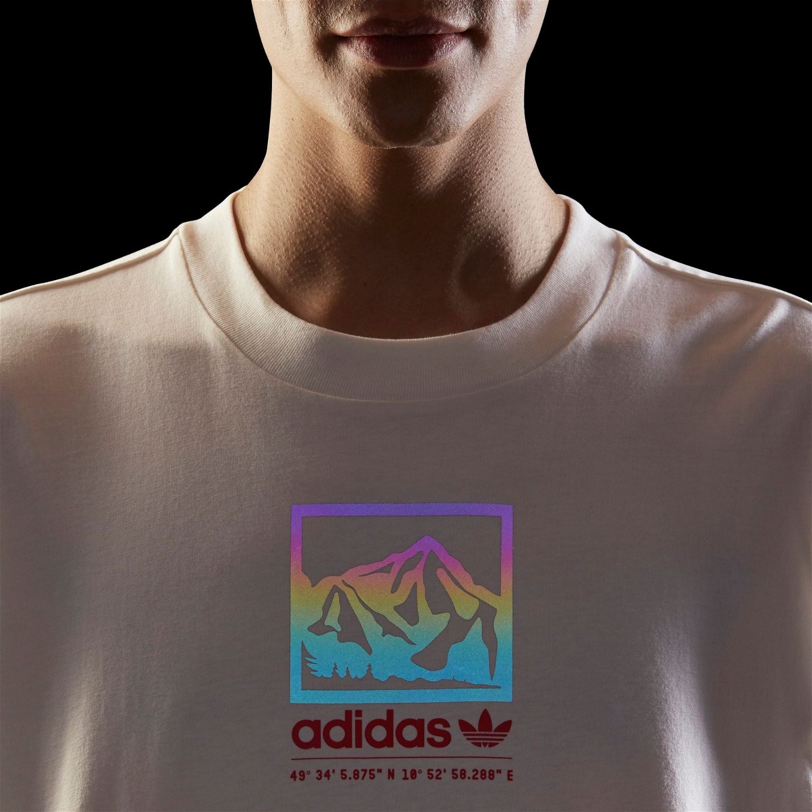 adidas Originals Adiplore 2.0 Centre Logo Tee - Off White - ViaductClothing -  -  