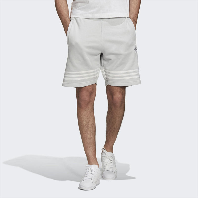 Short outline adidas deals